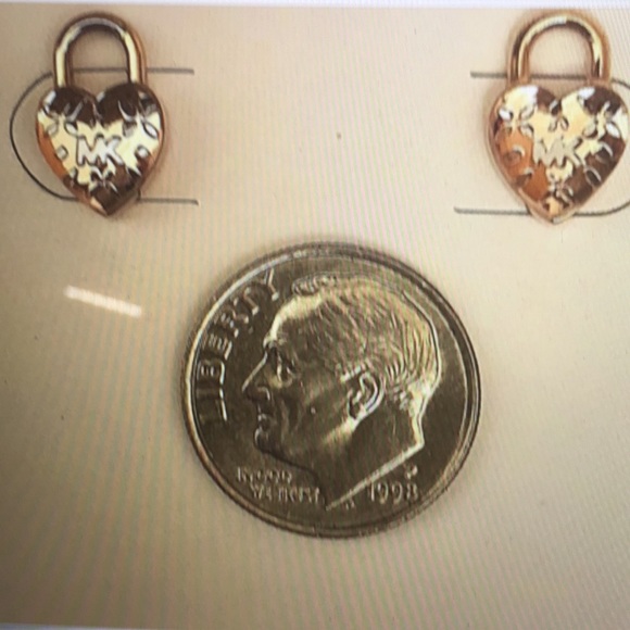 MICHAEL KORS LOVE LOGO HEART STUD EARRINGS (NEW) - Picture 3 of 8